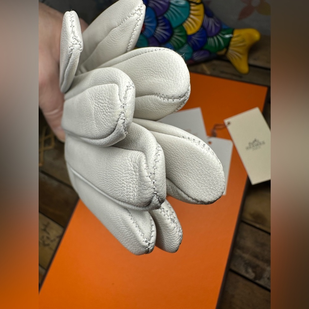 🐳 Hermès leather gloves in Gris Perle in Lambskin size 7.5 - Picture 7 of 14